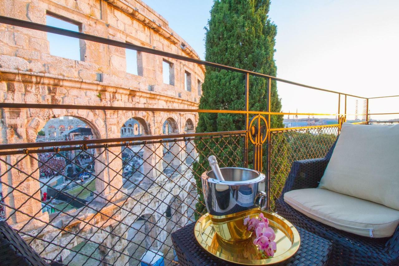 Arena & Seaview Luxurious Residence プーラ エクステリア 写真