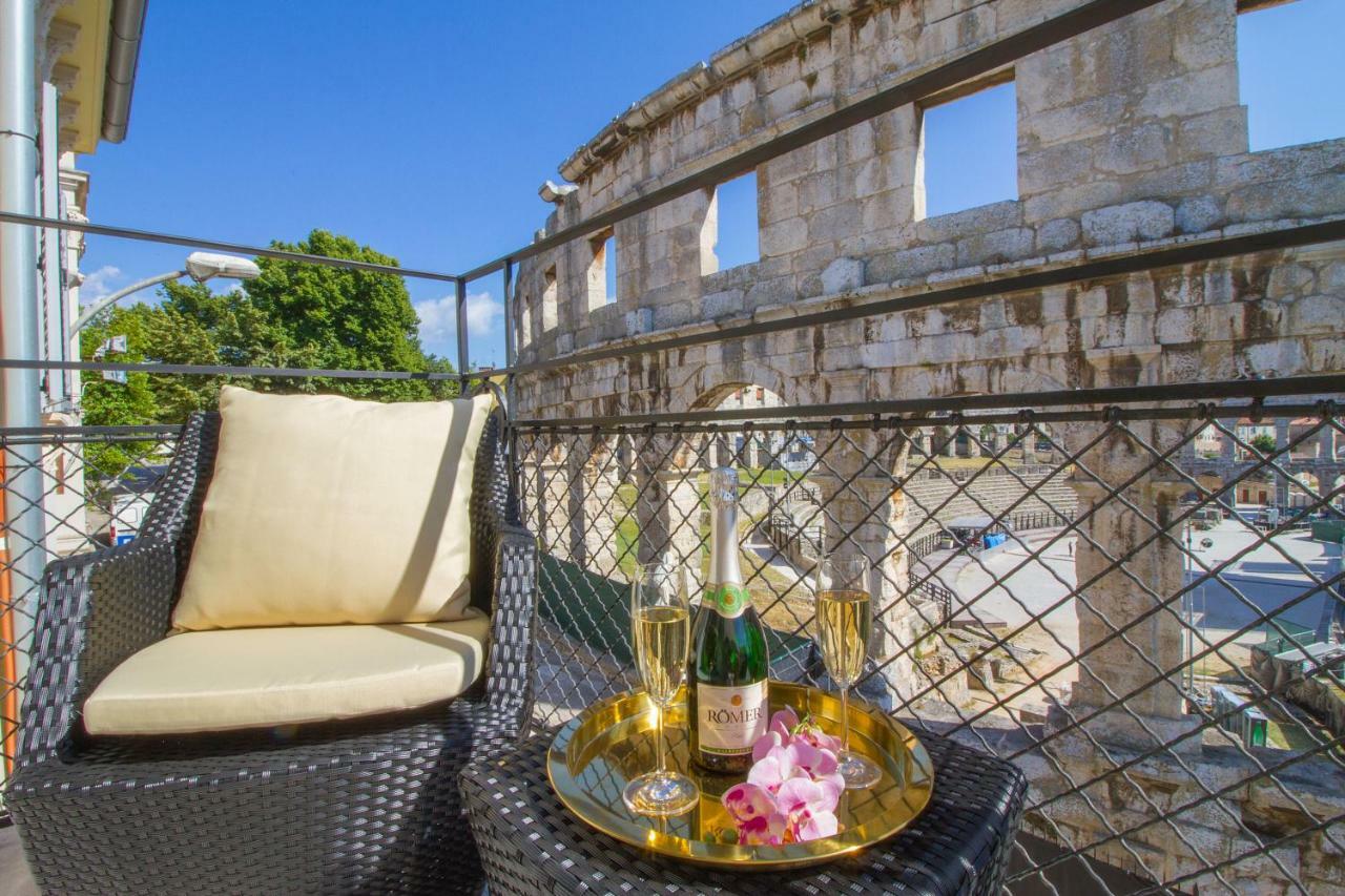 Arena & Seaview Luxurious Residence プーラ エクステリア 写真