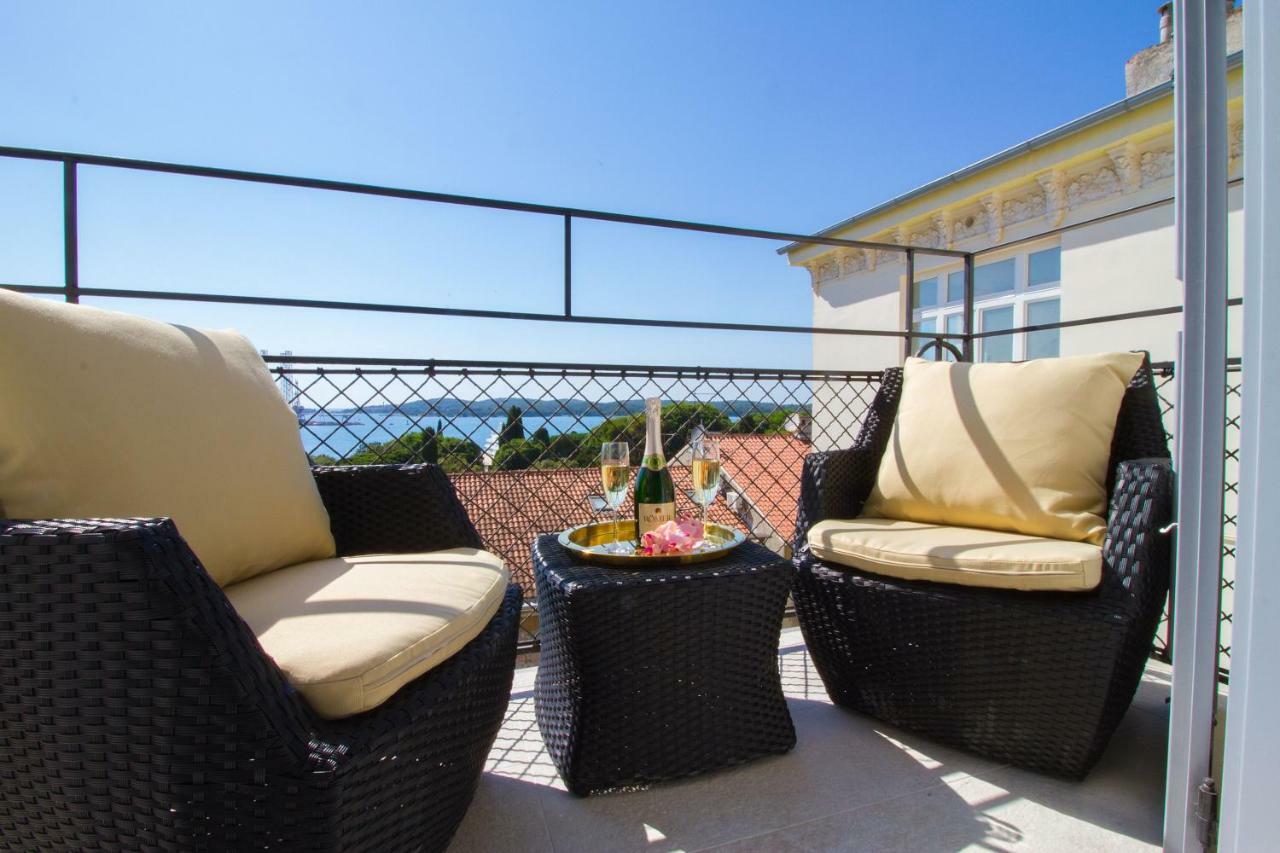 Arena & Seaview Luxurious Residence プーラ エクステリア 写真