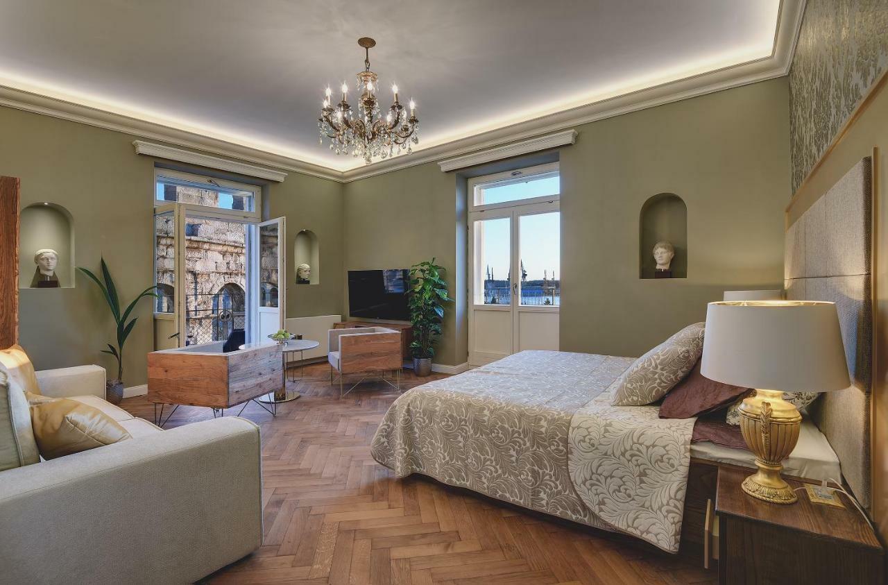 Arena & Seaview Luxurious Residence プーラ エクステリア 写真