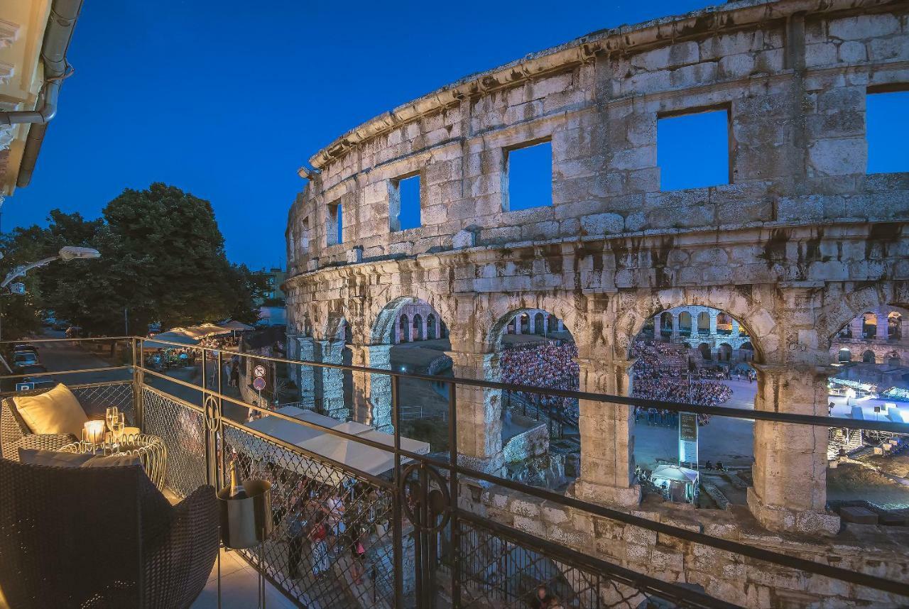 Arena & Seaview Luxurious Residence プーラ エクステリア 写真