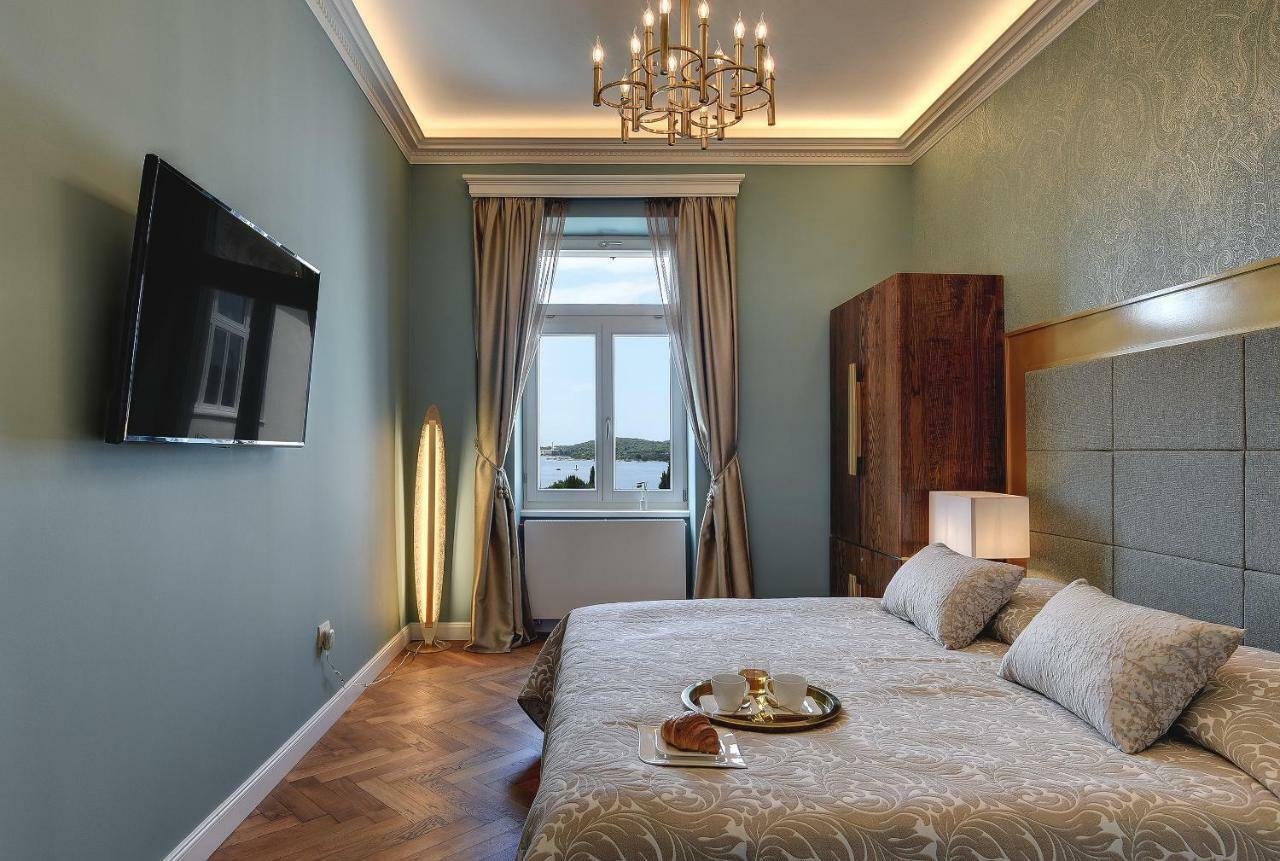 Arena & Seaview Luxurious Residence プーラ エクステリア 写真