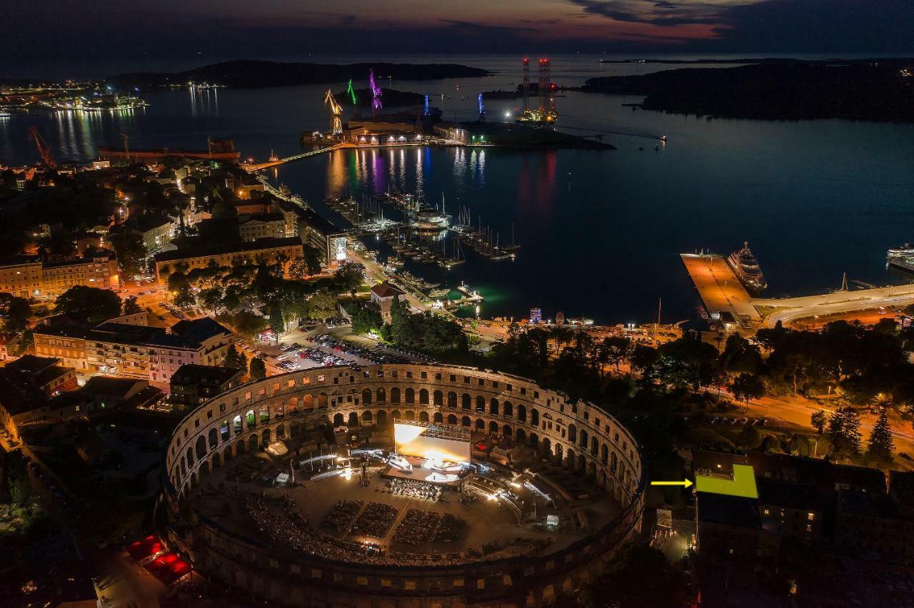 Arena & Seaview Luxurious Residence プーラ エクステリア 写真
